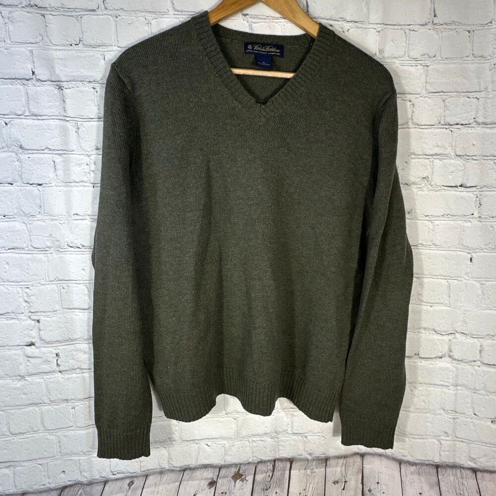 Brooks Brothers Sweater Mens Medium Green  Extra Fine‎ Italian LambsWool Vneck